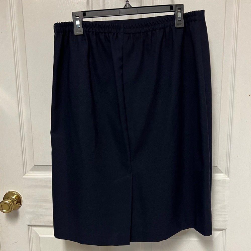 Vintage Women's First Lady Navy Skirt Suit - Picture 12 of 16